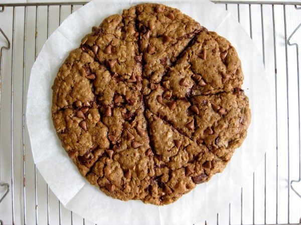 There's just more to love about a cookie pizza.