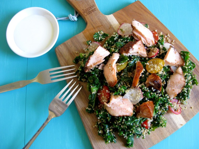 kale, quinoa and salmon salad