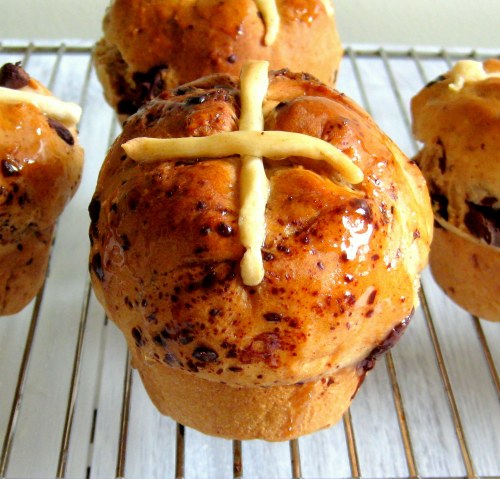 Chocolate hot cross buns